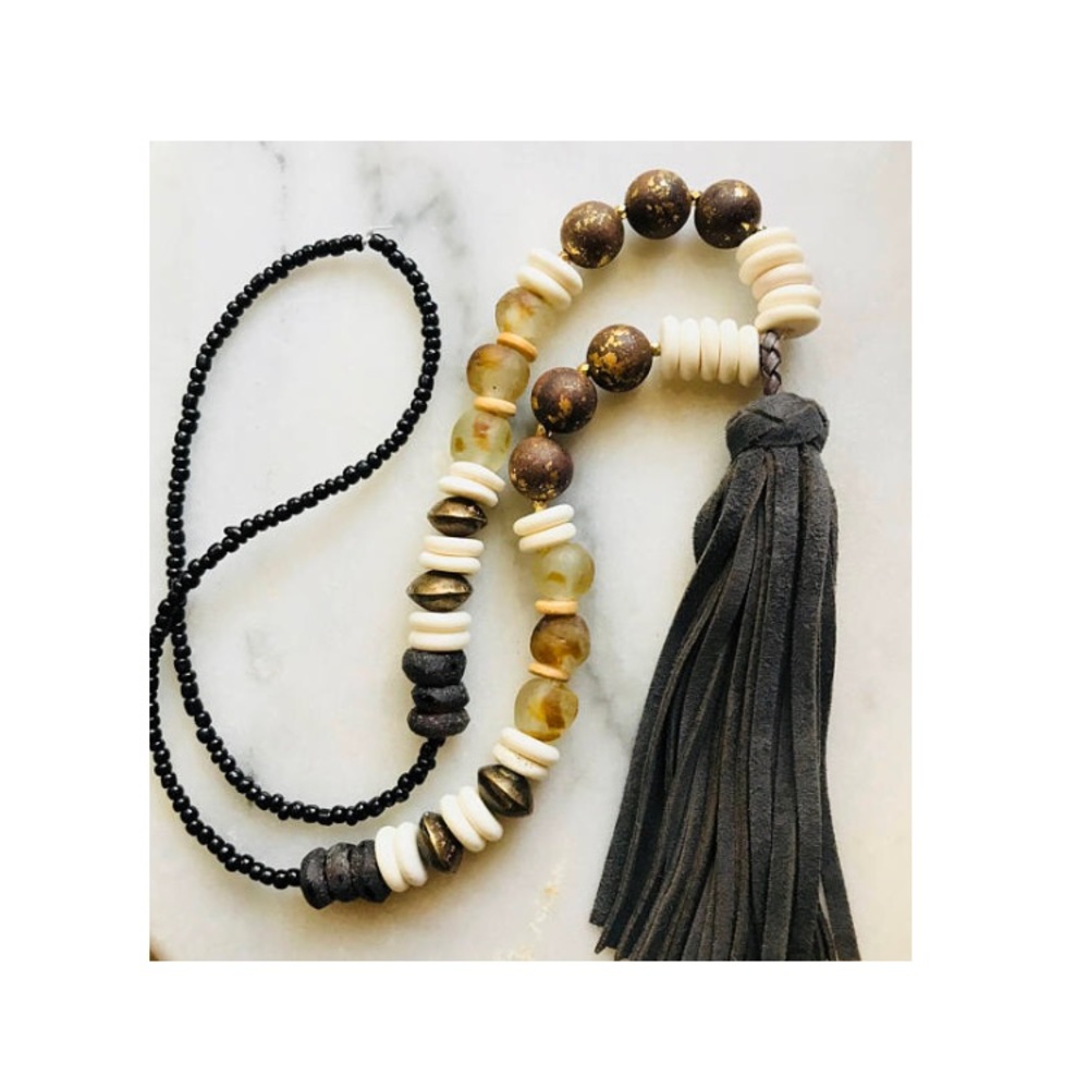Large Tassel | Gray and Gold Flake